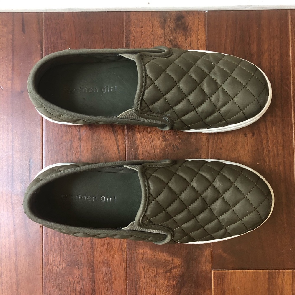 MADDEN GIRL Quilted Green Sneaker Slip On Flats - Picture 2 of 6